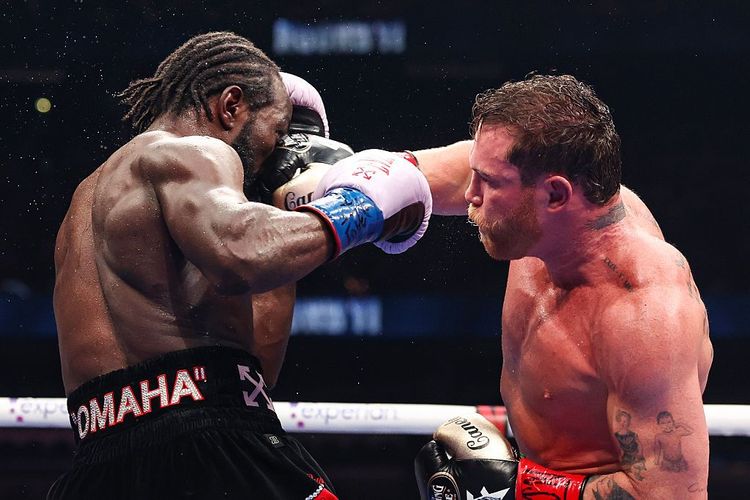 カネロはクロフォードが予想したほど強くパンチを打たず、（カバリア